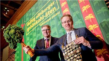 Neuer Grünkohlregent: Daniel Günther (CDU, r.) 