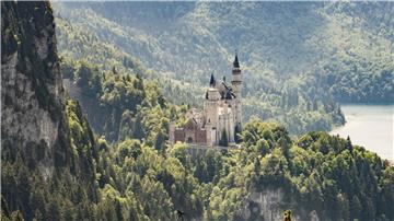 Neuschwanstein bei Schwangau im Allgäu gehört zu den berühmtesten Schlössern der Welt. Mitte 2025 wird die Unesco in Bulgarien entscheiden, ob es Welterbe wird. (Archiv)