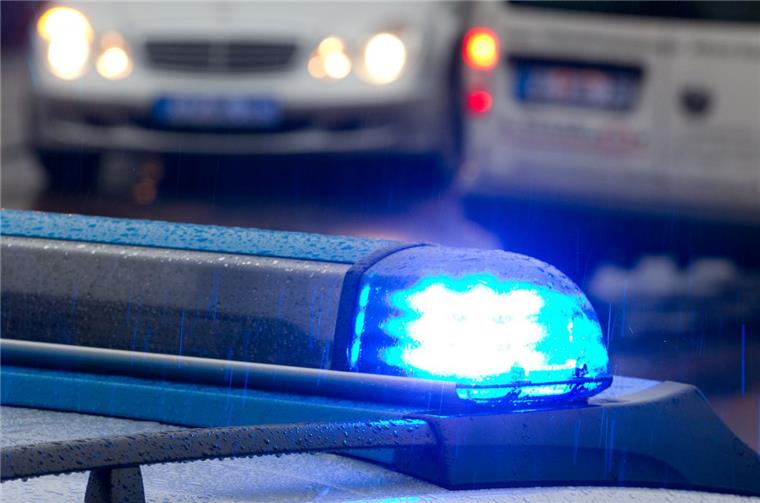 58-Jähriger drängelt hinter der Polizei - und ist dabei auch noch betrunken Nicht immer sind die Polizisten in Bremerhaven an ihren Autos zu erkennen. Es gibt auch zivile Wagen. Und wer hier drängelt, muss sich auf Konsequenzen gefasst machen.