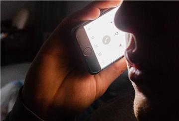 Nicht nur am Telefon kümmern sich die Ehrenamtlichen der Telefonseelsorge um die Menschen im Elbe-Weser-Raum, auch die Online- und Chatberatung wird stark nachgefragt, vor allem von jungen Menschen.