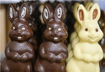 Nicht nur bei Kindern zum Osterfest beliebt: Schokohasen in verschiedenen Variationen.