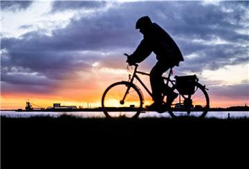 Nicht nur in Dunkelheit werden Radfahrer häufig übersehen.
