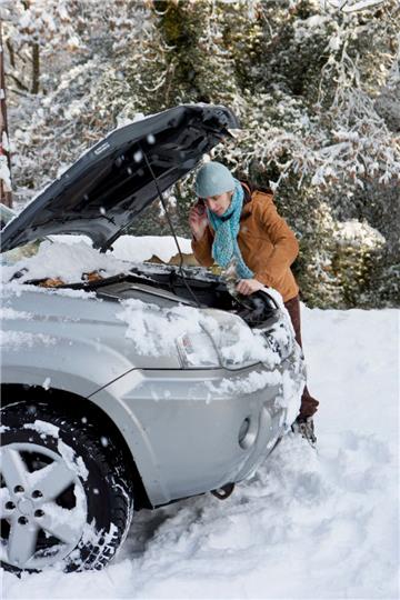 Nichts geht mehr. Viele Autofahrer werden nach einer frost- und schneereichen Nacht mit einer streikenden Batterie konfrontiert.