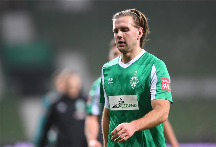 Fußball: Bundesliga, Werder Bremen - 1.FC Union Berlin, 14. Spieltag. Werders Niclas Füllkrug geht nach der Niederlage in die Kabine.