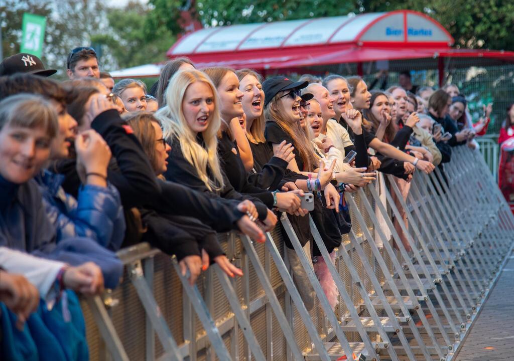 Nico Santos liefert auf dem Wilhelm -Kaisen-Platz vor 2700 Zuschauern einen heiß...