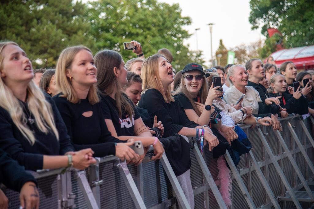 Nico Santos liefert auf dem Wilhelm -Kaisen-Platz vor 2700 Zuschauern einen heiß...