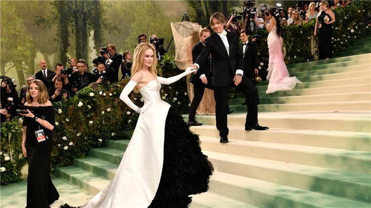 Der „Met Ball“: Märchenwald und Gaza-Proteste Nicole Kidman (l) und Keith Urban waren ebenfalls Gäste.