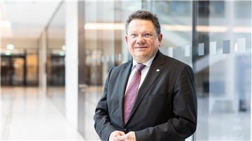 Niedersachsens Gesundheitsminister Andreas Philippi (SPD) im Landtag.
