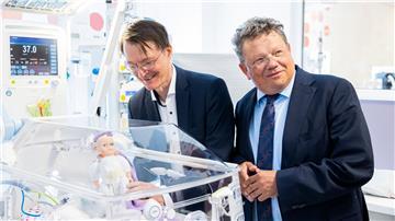 Niedersachsens Gesundheitsminister Philippi hat die Krankenhausreform von Bundesgesundheitsminister Lauterbach letzten Endes unterstützt. (Archivbild)