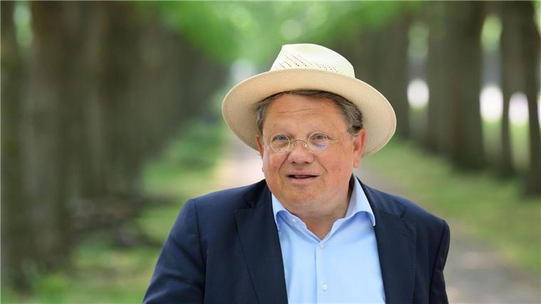 Philippi für mehr Aufklärung zum Rauchen Niedersachsens Gesundheitsminister Philippi (SPD) spricht sich für neue Präventionsmaßnahmen im Kampf gegen übermäßigen Nikotinkonsum aus.