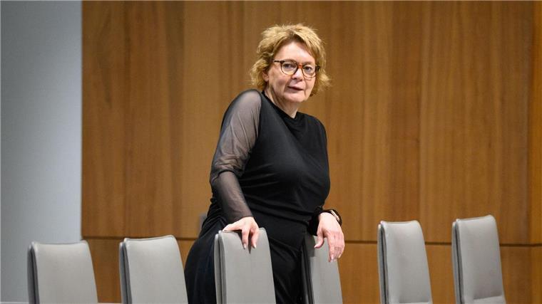 Kleine Parteien sollen von anderem Zählverfahren profitieren Niedersachsens Innenministerin Daniela Behrens (SPD) im niedersächsischen Landtag.