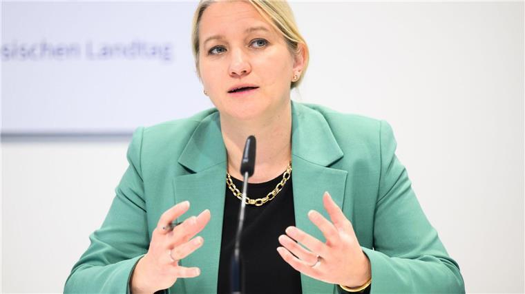 Niedersachsen will Widerrufsfrist für Verträge verlängern Niedersachsens Justizministerin Kathrin Wahlmann (SPD) will den Verbraucherschutz verbessern. (Archivbild)