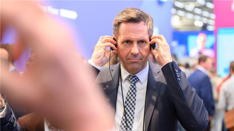 Niedersachsens künftiger Regierungschef Olaf Lies blickt erwartungsvoll auf die nächste Bundesregierung. (Archivbild)