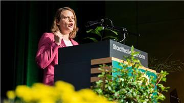 Niedersachsens Kultusministerin Julia Hamburg (Grüne) glaubt an Lösungen für die aktuelle VW-Krise.