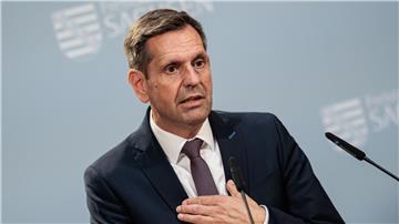 Niedersachsens Ministerpräsident und SPD-Chef kann dem Positionspapier einiger SPD-Linker zur Aufrüstungspolitik nichts abgewinnen. (Archivbild)
