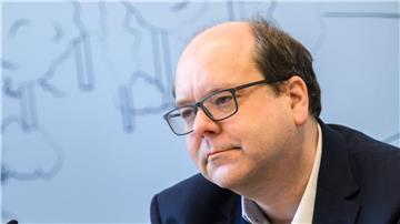 Niedersachsens Umweltminister Christian Meyer (Grüne) sieht keinen Bedarf für weitere Gasförderprojekte. (Archivbild)