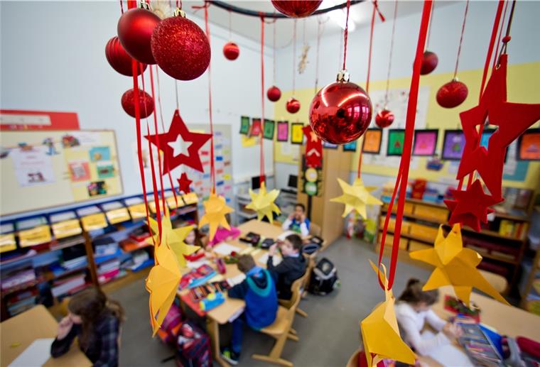 Niedersächsische Schüler verabschieden sich früher als geplant in die Weihnachtsferien.