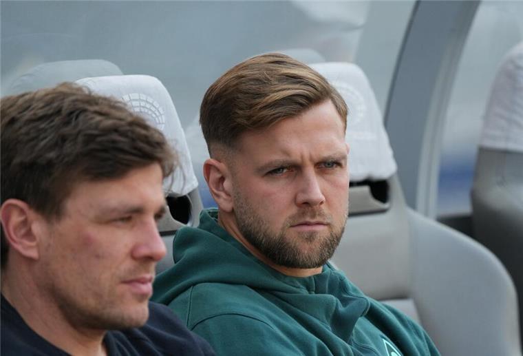 Niclas Füllkrug auf der Bank