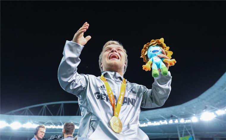 Niko Kappel gewann im Kugelstoßen die erste Goldmedaille für das deutsche Paralympics-Team. Foto Nietfeld/dpa 