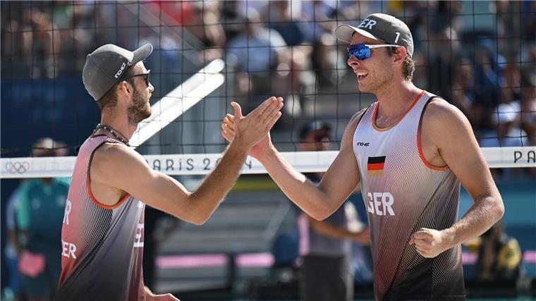 Nils Ehlers (r) und Clemens Wickler stehen im Halbfinale.
