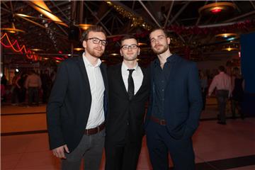 Nils, Karl und Dennis in Partystimmung beim Weihnachtszauber 2017 in der Bremerh...