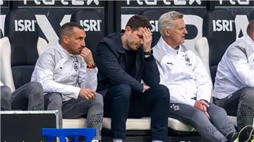 Nils Schmadtke (M) ist nicht länger Sportdirektor bei Borussia Mönchengladbach.