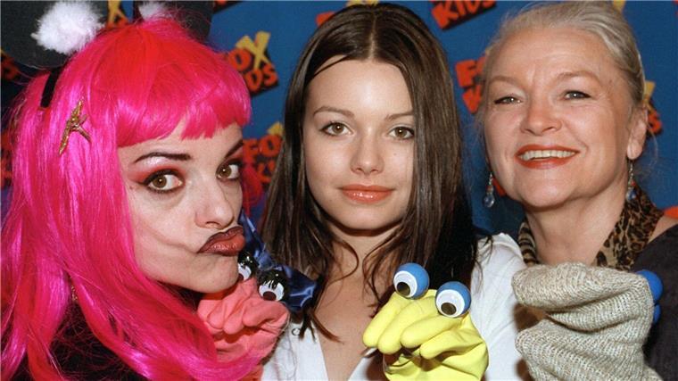 „Ich provoziere nicht“: Nina Hagen wird 70 Nina Hagen mit ihrer Tochter Cosma Shiva und ihrer Mutter Eva-Maria Hagen (r.). (Archivbild)