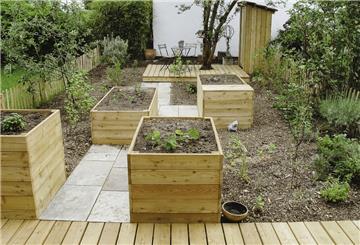Ein frisch angelegter Permakulturgarten.