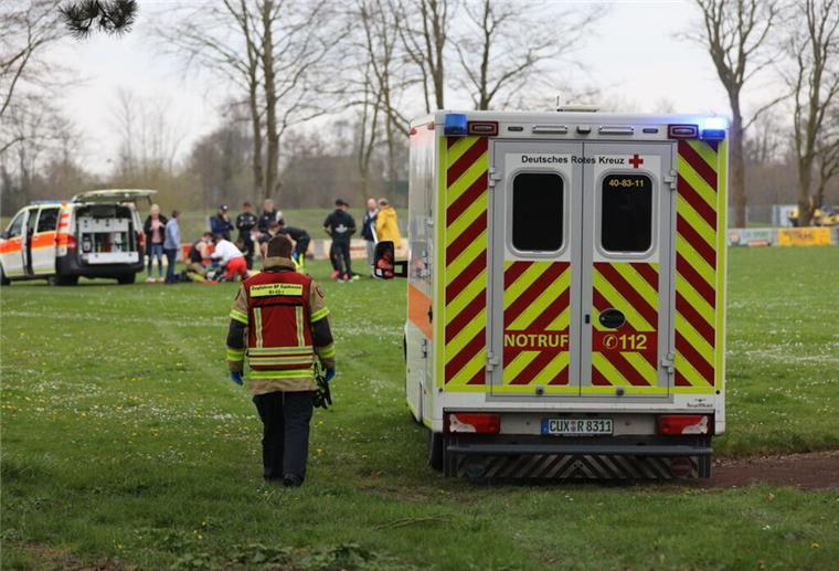 Notfall auf dem Fußballplatz Cuxhaven-Groden