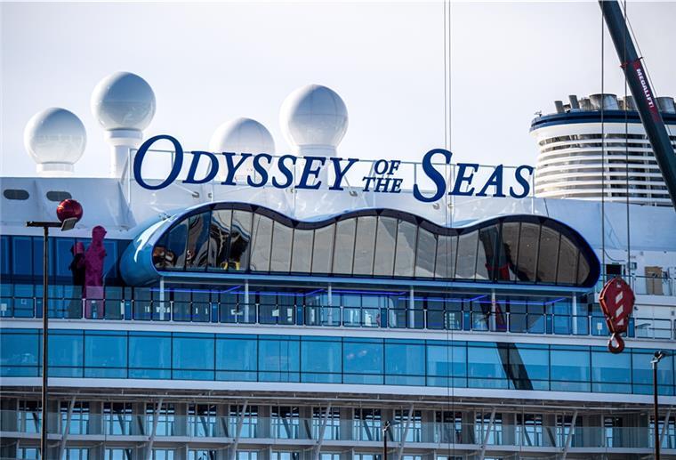 Noch bis zum Donnerstagabend bleibt die „Odyssey of the Seas“ in Bremerhaven liegen.