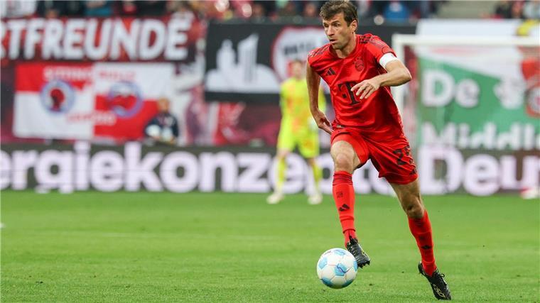Noch ein letztes Mal trägt die Vereins-Ikone das Trikot der Bayern in dem eigenen Stadion. 