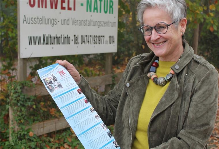 Noch hat Susanne Steiner ihr Lächeln nicht verloren: Die Betreiberin der Kulturhofs Heyerhöfen hofft darauf, im kommenden Jahr wieder Veranstaltungen anbieten zu können.