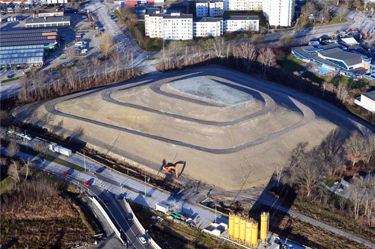 Noch ist der Leherheider Tunnelberg kahl. Doch er soll bald begrünt werden. 