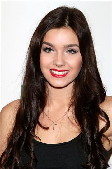 Noch lächelt sie - das Model Nathalie Volk ist beim Dschungelcamp mit von der Pa...