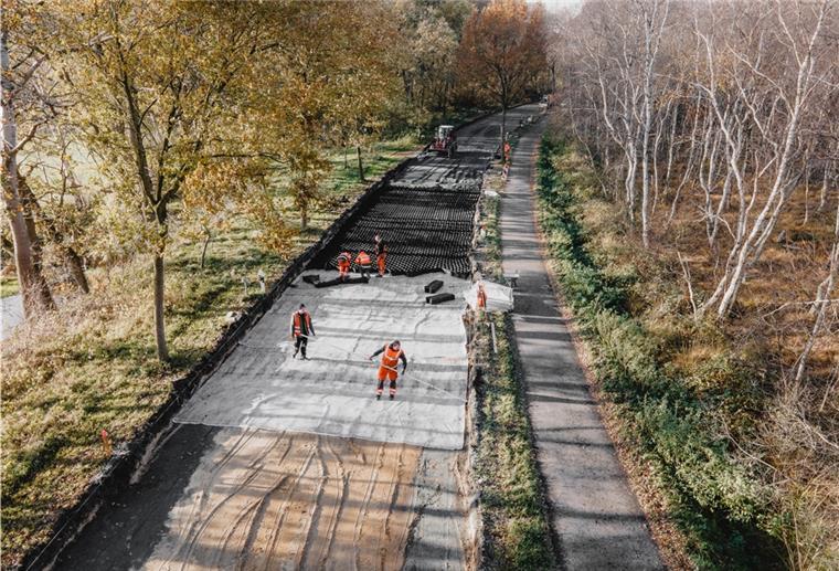 Noch sind die Straßenbauer mit dem ersten Bauabschnitt der K58 beschäftigt. Erst im kommenden Jahr soll auch das zweite Teilstück in Angriff genommen werden.
