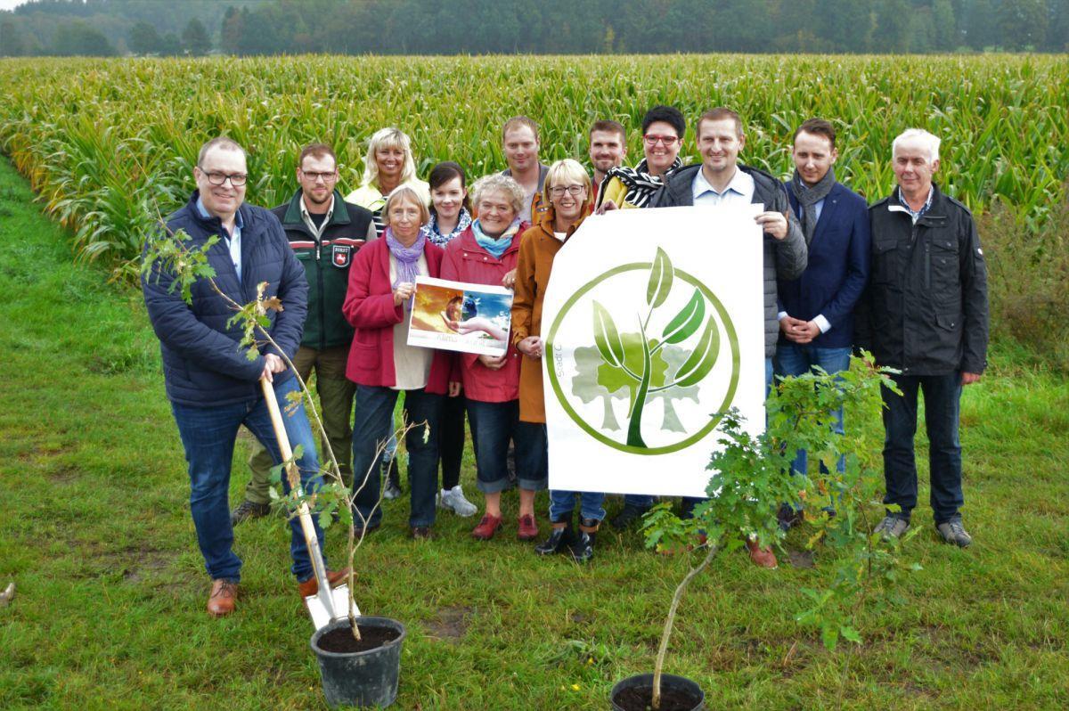 Geestland: 33.000 Bäume gegen den Klimawandel Noch wächst Mais dort, wo in Kürze ein Wald entstehen wird. Verwaltung und Politik der Stadt Geestland haben beschlossen, 33 000 Bäume als Kohlendioxid-Speicher für künftige Generationen zu pflanzen.