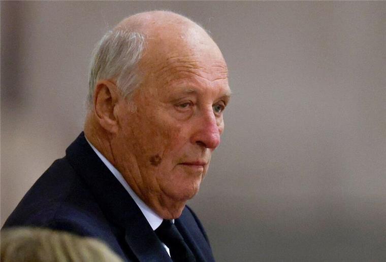 Norwegens König Harald V. benötigt einen permanenten Herzschrittmacher.