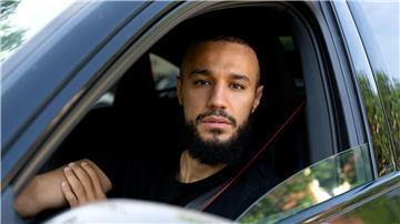 Noussair Mazraoui steht vor dem Abschied vom FC Bayern.