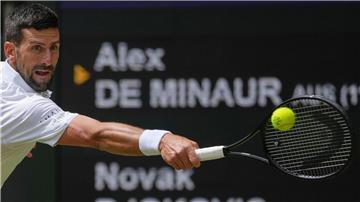 Novak Djokovic erreicht das Viertelfinale in Wimbledon.