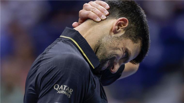 „Hat mich zerpflückt“: Struff gnadenlos von Djokovic besiegt Novak Djokovic spürte offensichtlich seinen Nacken, das hielt ihn aber nicht vom klaren Sieg gegen Jan-Lennard Struff ab.