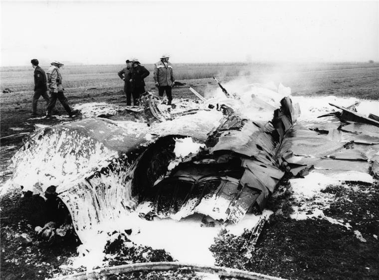 Nur 400 Meter von einem Bauernhof entfernt schlug der Phantomjäger auf einer Wiese auf.