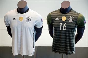 Nur das Auswärtstrikot der deutschen Nationalmannschaft ist bei der EM 2016 gewöhnungsbedürftig.
