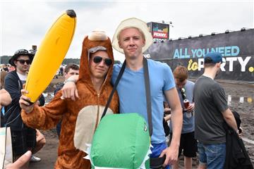 Nur echt mit Affe und Banane.