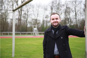 Nur eine Leidenschaft von Mathis Jährling ist noch älter als die für Politik - die für Fußball. In seiner Jugend spielte er bei Rot-Weiß-Cuxhaven. 