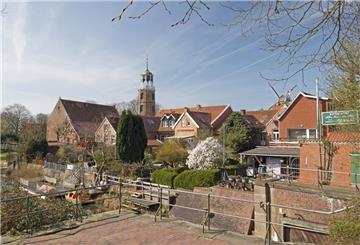 Das Bild zeigt das Panorama des Orts Ditzum im Rheiderland in Ostfrirsland.