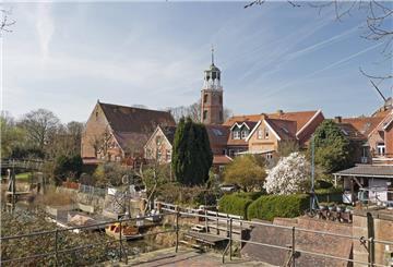 Das Bild zeigt das Panorama des Orts Ditzum im Rheiderland in Ostfriesland.