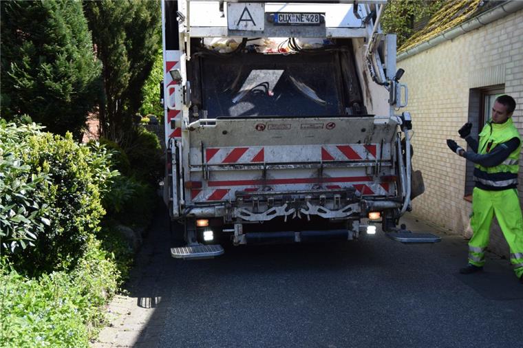 Ein Jahr nach tödlichem Unfall: Müllwagen sollen nicht mehr rückwärts fahren Nur noch in absoluten Ausnahmefällen soll es Müllwagen erlaubt sein, rückwärts zu fahren.
