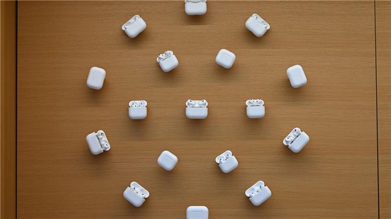 Nutzer in der EU bekommen die Live-Übersetzungsfunktion später in ihre AirPods. (Archivbild)