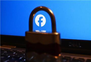 Das Facebook-Logo hinter einem Schloss.