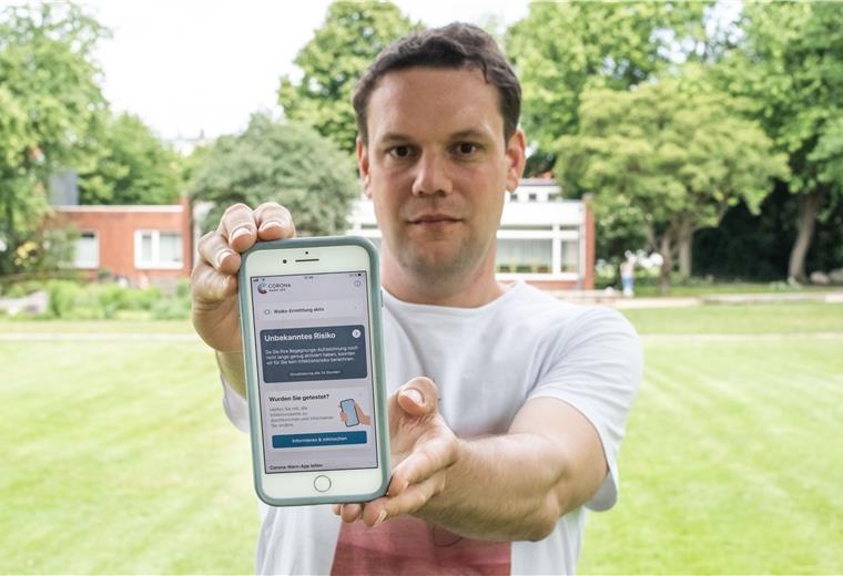 Meine ersten Stunden mit der Corona-Warnapp NZ-Reporter Jens Gehrke testet die Corona-Warn-App der Bundesregierung. Foto: Hartmann